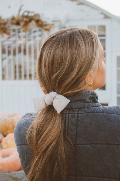 Puffer Bow Scrunchie: Biege