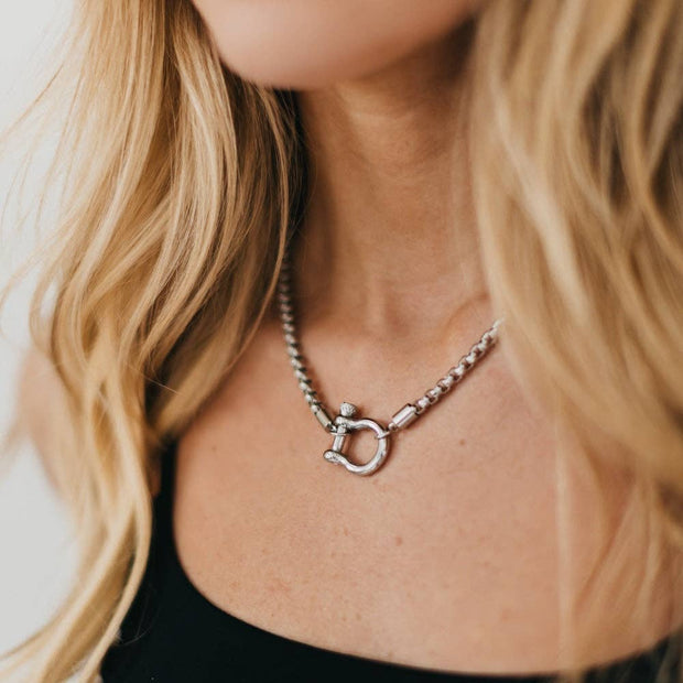 Lucky Me Horseshoe Toggle Necklace - WATERPROOF: Gold