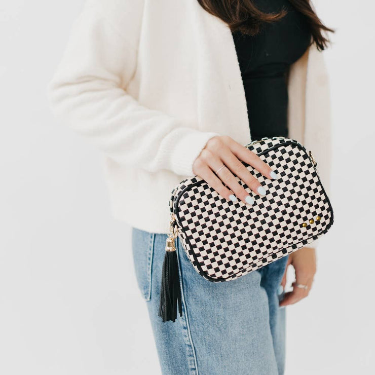 Woven Willow Camera Crossbody Bag: Checkered Black