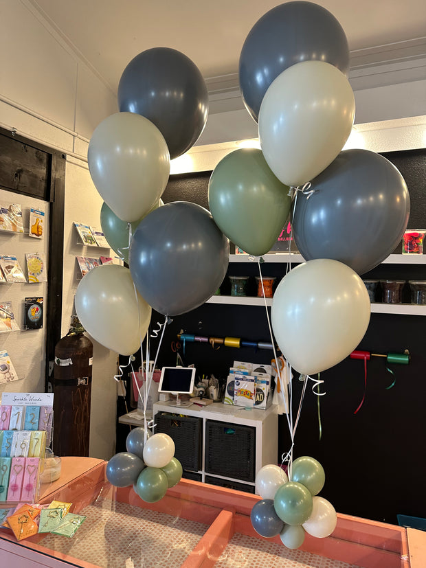 Mixed Sizes Helium Balloon Clusters