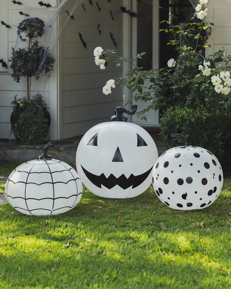 Black and White Halloween Pumpkins